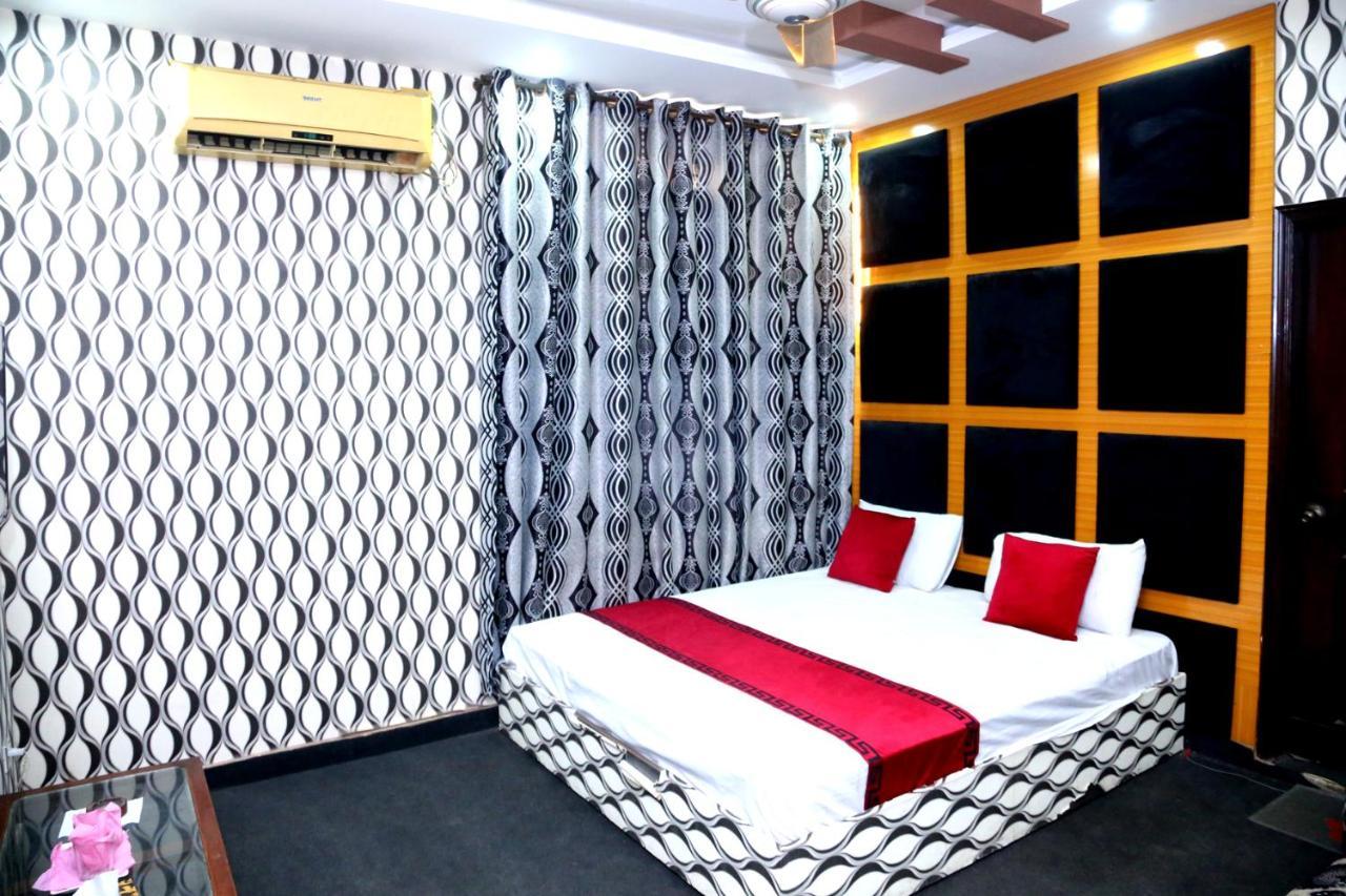 Sapphire Inn Motel Лахор Екстер'єр фото