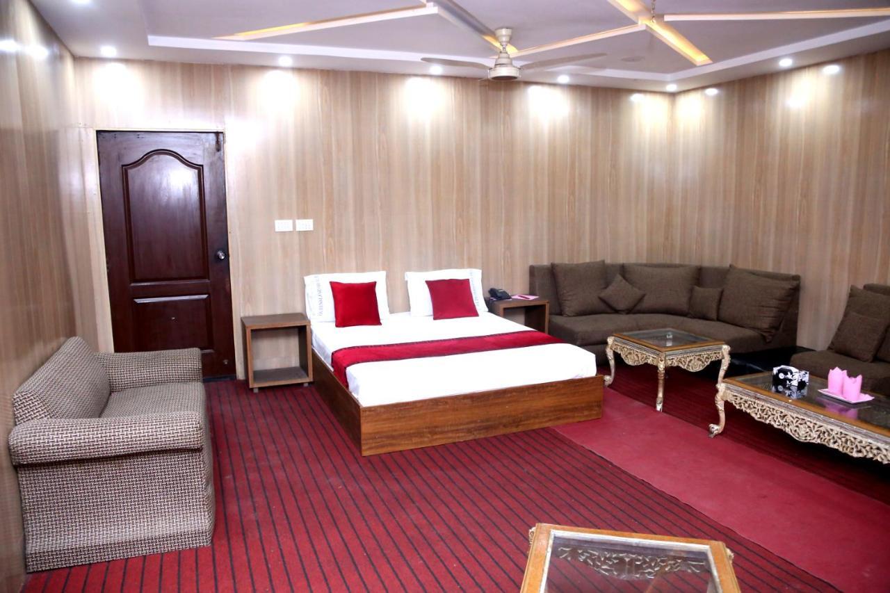 Sapphire Inn Motel Лахор Екстер'єр фото