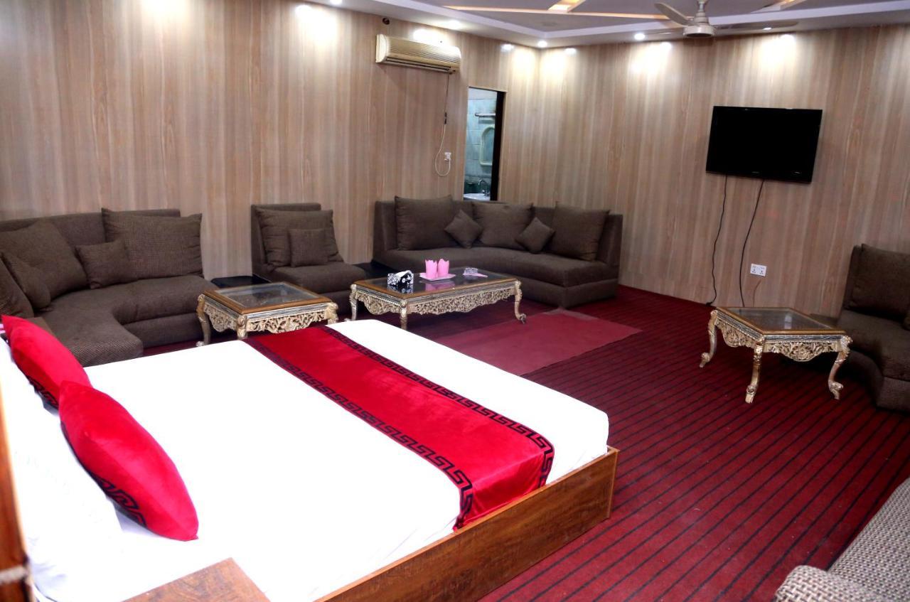 Sapphire Inn Motel Лахор Екстер'єр фото