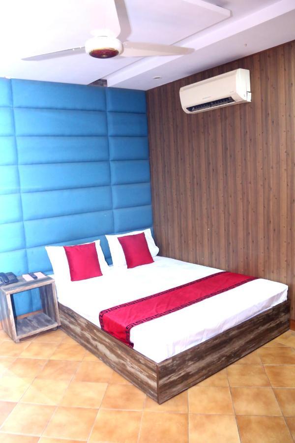 Sapphire Inn Motel Лахор Екстер'єр фото