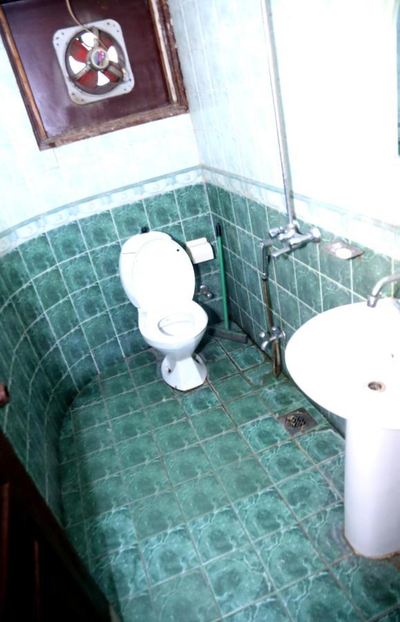 Sapphire Inn Motel Лахор Екстер'єр фото