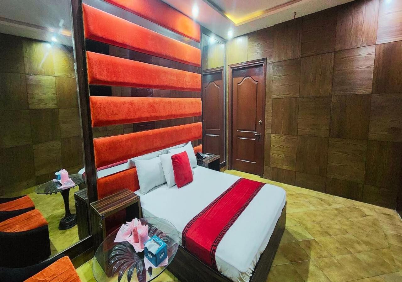Sapphire Inn Motel Лахор Екстер'єр фото